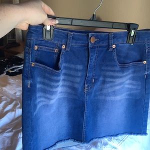 Mid-rise, extreme stretch, blue-Jean skirt. Size 15.